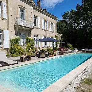  Hébergement de vacances Chateau De Thuries